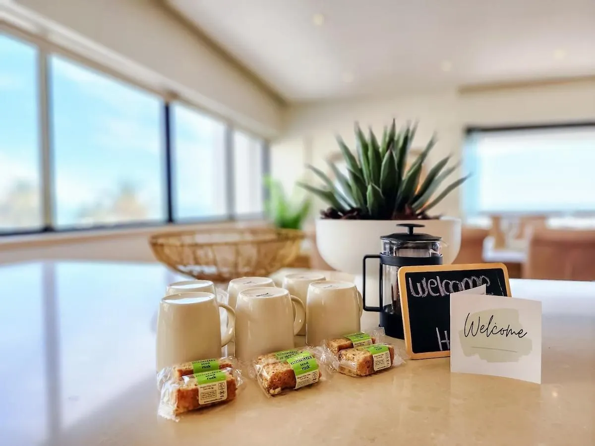 Seaside Apartment Opposite Seapoint Promenade. Kapstadt