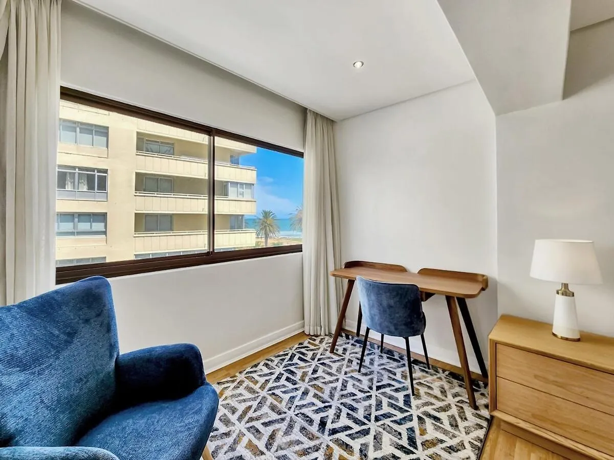 Seaside Apartment Opposite Seapoint Promenade. Kapstadt