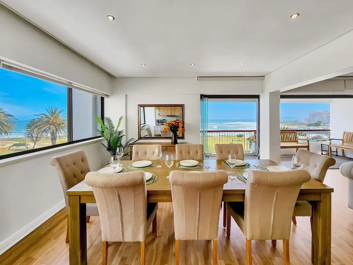Seaside Apartment Opposite Seapoint Promenade. Kapstadt