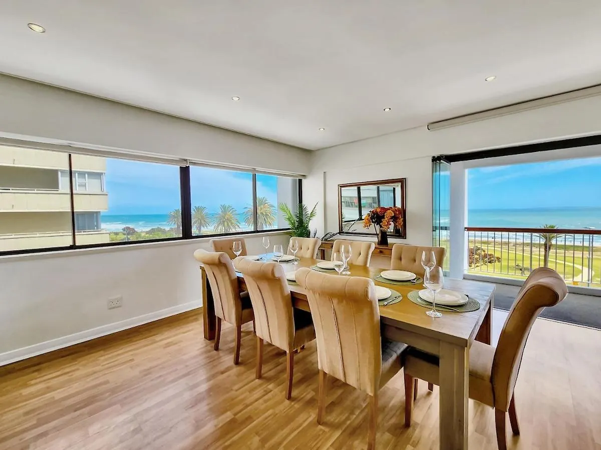 Seaside Apartment Opposite Seapoint Promenade. Cape Town Güney Afrika